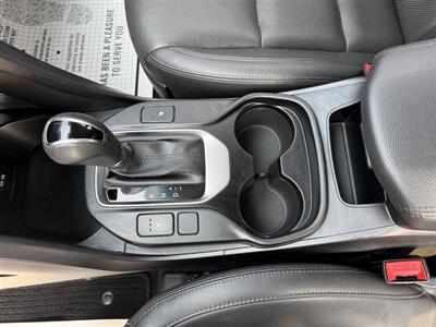 2016 Hyundai SANTA FE SE - Photo 21 - Escanaba, MI 49829