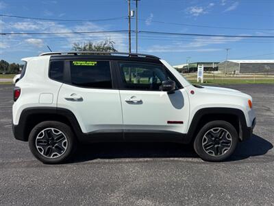 2015 Jeep Renegade Trailhawk   - Photo 5 - Escanaba, MI 49829
