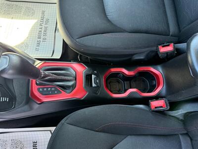 2015 Jeep Renegade Trailhawk   - Photo 16 - Escanaba, MI 49829