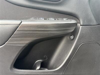 2014 Jeep Cherokee Latitude 4x4   - Photo 10 - Escanaba, MI 49829