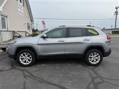 2014 Jeep Cherokee Latitude 4x4   - Photo 4 - Escanaba, MI 49829