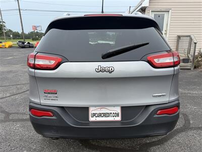 2014 Jeep Cherokee Latitude 4x4   - Photo 6 - Escanaba, MI 49829
