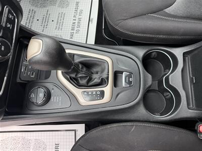 2014 Jeep Cherokee Latitude 4x4   - Photo 15 - Escanaba, MI 49829
