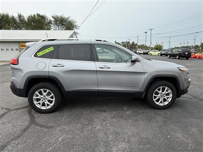2014 Jeep Cherokee Latitude 4x4   - Photo 5 - Escanaba, MI 49829