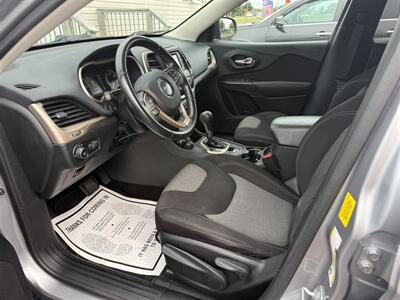 2014 Jeep Cherokee Latitude 4x4   - Photo 9 - Escanaba, MI 49829