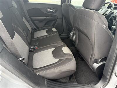 2014 Jeep Cherokee Latitude 4x4   - Photo 23 - Escanaba, MI 49829