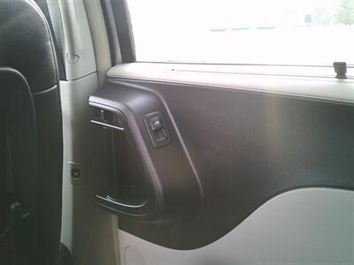 2015 Chrysler Town & Country Touring   - Photo 17 - Negaunee, MI 49866