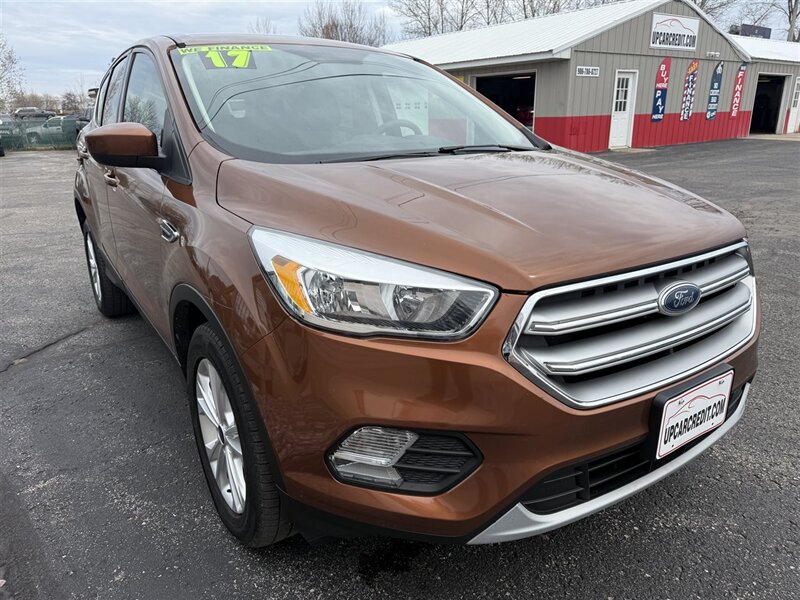 2017 Ford Escape SE   - Photo 1 - Negaunee, MI 49866