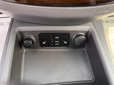 2012 Hyundai SANTA FE SE - Photo 14 - Negaunee, MI 49866