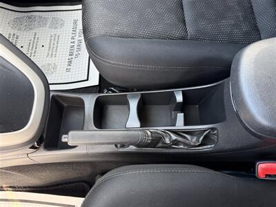 2009 Pontiac Vibe 2.4L FWD   - Photo 12 - Escanaba, MI 49829