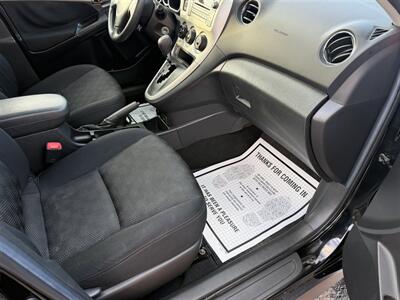 2009 Pontiac Vibe 2.4L FWD   - Photo 15 - Escanaba, MI 49829