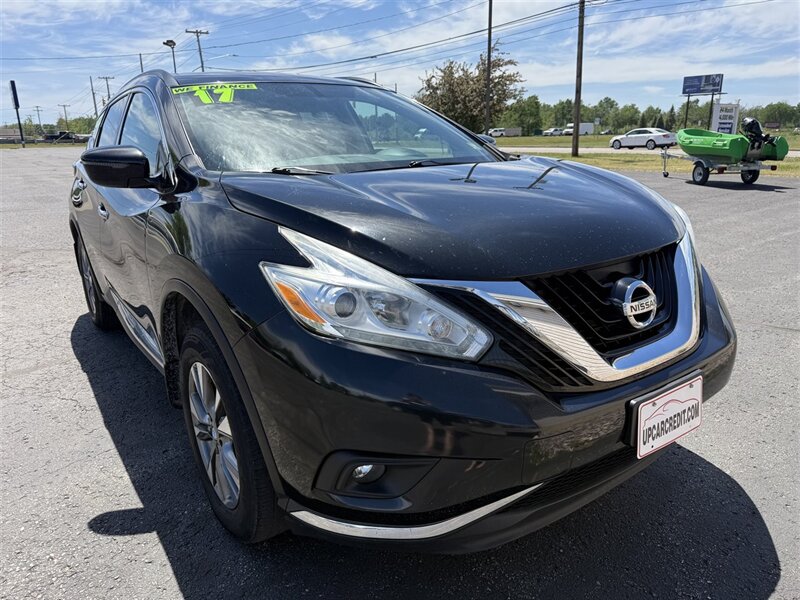 2017 Nissan Murano SV   - Photo 1 - Escanaba, MI 49829