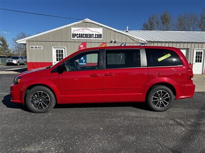 2015 Dodge Grand Caravan SE   - Photo 2 - Escanaba, MI 49829