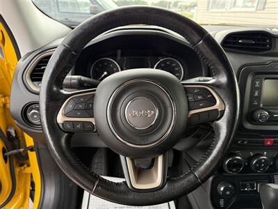2017 Jeep Renegade Latitude AWD   - Photo 11 - Escanaba, MI 49829