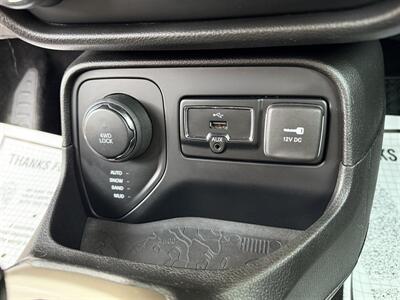 2017 Jeep Renegade Latitude AWD   - Photo 14 - Escanaba, MI 49829