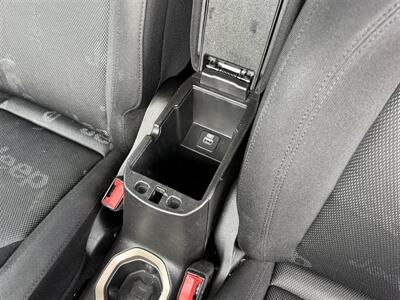 2017 Jeep Renegade Latitude AWD   - Photo 17 - Escanaba, MI 49829