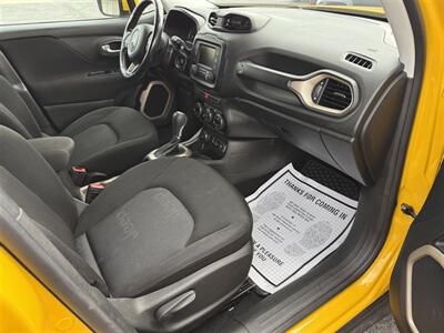 2017 Jeep Renegade Latitude AWD   - Photo 19 - Escanaba, MI 49829
