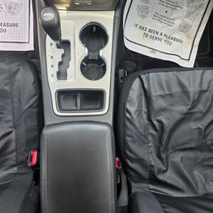2012 Jeep Grand Cherokee Laredo   - Photo 11 - Negaunee, MI 49866
