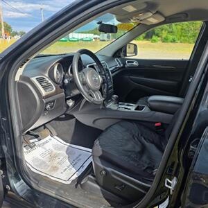 2012 Jeep Grand Cherokee Laredo   - Photo 8 - Negaunee, MI 49866