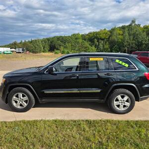 2012 Jeep Grand Cherokee Laredo   - Photo 4 - Negaunee, MI 49866