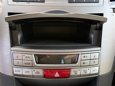 2012 Subaru Outback 2.5i Limited   - Photo 13 - Negaunee, MI 49866