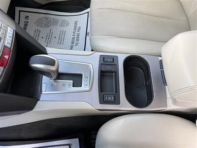 2012 Subaru Outback 2.5i Limited   - Photo 15 - Negaunee, MI 49866