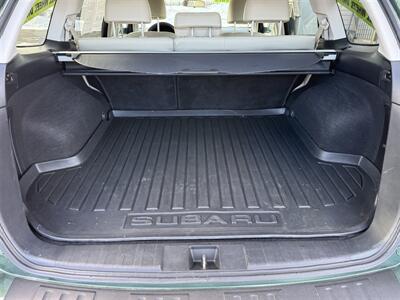 2012 Subaru Outback 2.5i Limited   - Photo 7 - Negaunee, MI 49866