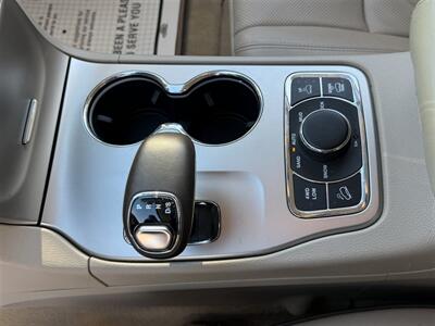 2014 Jeep Grand Cherokee Overland - Photo 16 - Negaunee, MI 49866
