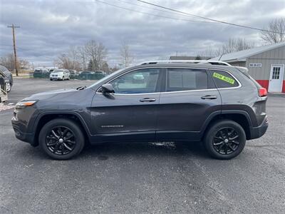 2014 Jeep Cherokee Latitude   - Photo 2 - Escanaba, MI 49829