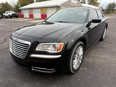 2014 Chrysler 300   - Photo 2 - Negaunee, MI 49866