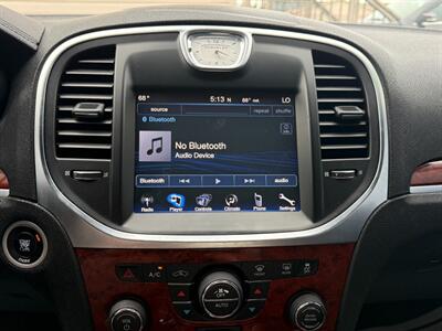 2014 Chrysler 300   - Photo 12 - Negaunee, MI 49866