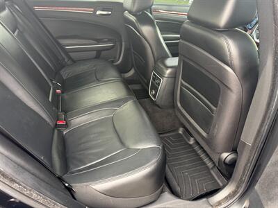 2014 Chrysler 300   - Photo 20 - Negaunee, MI 49866