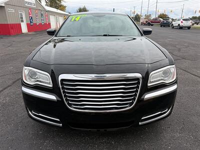 2014 Chrysler 300   - Photo 3 - Negaunee, MI 49866