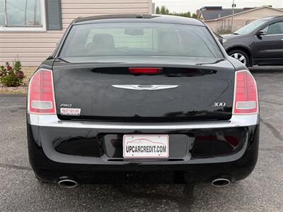 2014 Chrysler 300   - Photo 6 - Negaunee, MI 49866