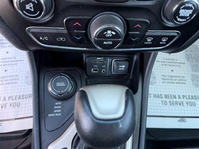 2015 Jeep Cherokee Limited   - Photo 18 - Escanaba, MI 49829
