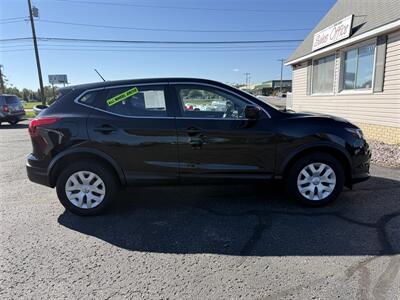 2018 Nissan Rogue Sport S - Photo 5 - Negaunee, MI 49866