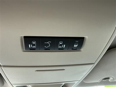 2014 Chrysler Town & Country Touring FWD   - Photo 14 - Escanaba, MI 49829