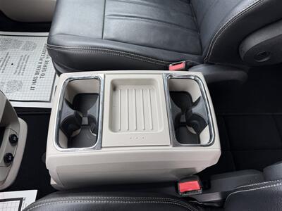 2014 Chrysler Town & Country Touring FWD   - Photo 19 - Escanaba, MI 49829