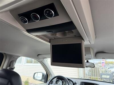 2014 Chrysler Town & Country Touring FWD   - Photo 26 - Escanaba, MI 49829