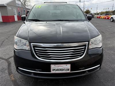 2014 Chrysler Town & Country Touring FWD   - Photo 2 - Escanaba, MI 49829
