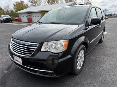 2014 Chrysler Town & Country Touring FWD   - Photo 3 - Escanaba, MI 49829