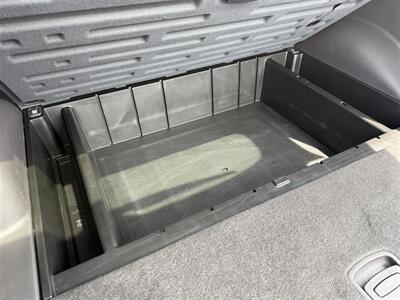 2012 Hyundai SANTA FE SE AWD - Photo 9 - Escanaba, MI 49829