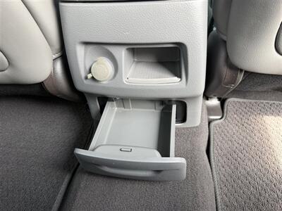 2012 Hyundai SANTA FE SE AWD - Photo 23 - Escanaba, MI 49829