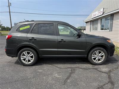 2012 Hyundai SANTA FE SE AWD - Photo 5 - Escanaba, MI 49829