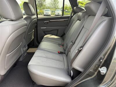2012 Hyundai SANTA FE SE AWD - Photo 21 - Escanaba, MI 49829