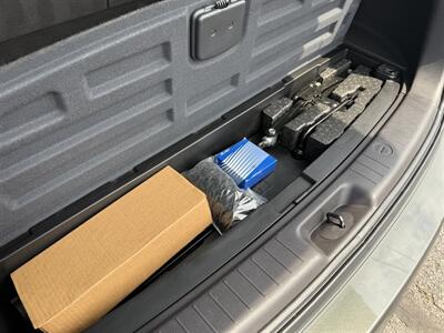 2012 Hyundai SANTA FE SE AWD - Photo 8 - Escanaba, MI 49829