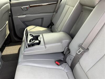 2012 Hyundai SANTA FE SE AWD - Photo 22 - Escanaba, MI 49829
