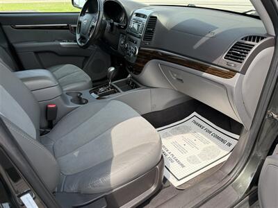 2012 Hyundai SANTA FE SE AWD - Photo 20 - Escanaba, MI 49829