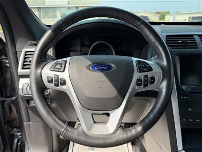 2015 Ford Explorer XLT AWD   - Photo 13 - Escanaba, MI 49829
