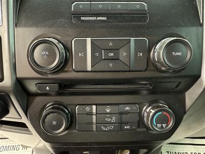 2016 Ford F-150 XLT SuperCrew 5.5ft   - Photo 16 - Escanaba, MI 49829